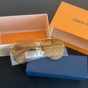 Louis Vuitton Gold Frame Sunglasses with Brown Gradient Monogram Lenses